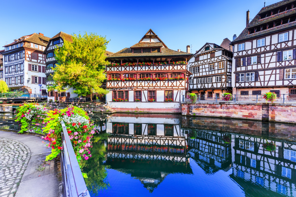 Half-Timbered Houses in Strasbourg, France jigsaw puzzle in Street View puzzles on TheJigsawPuzzles.com