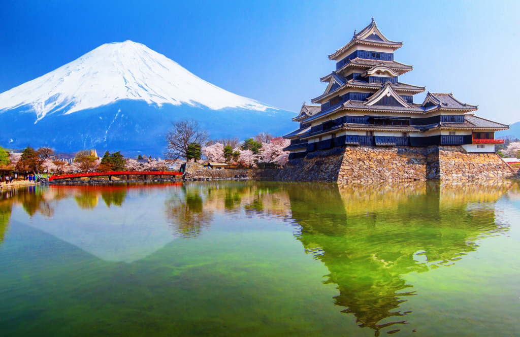 Matsumoto Castle, Japan jigsaw puzzle in Castles puzzles on TheJigsawPuzzles.com