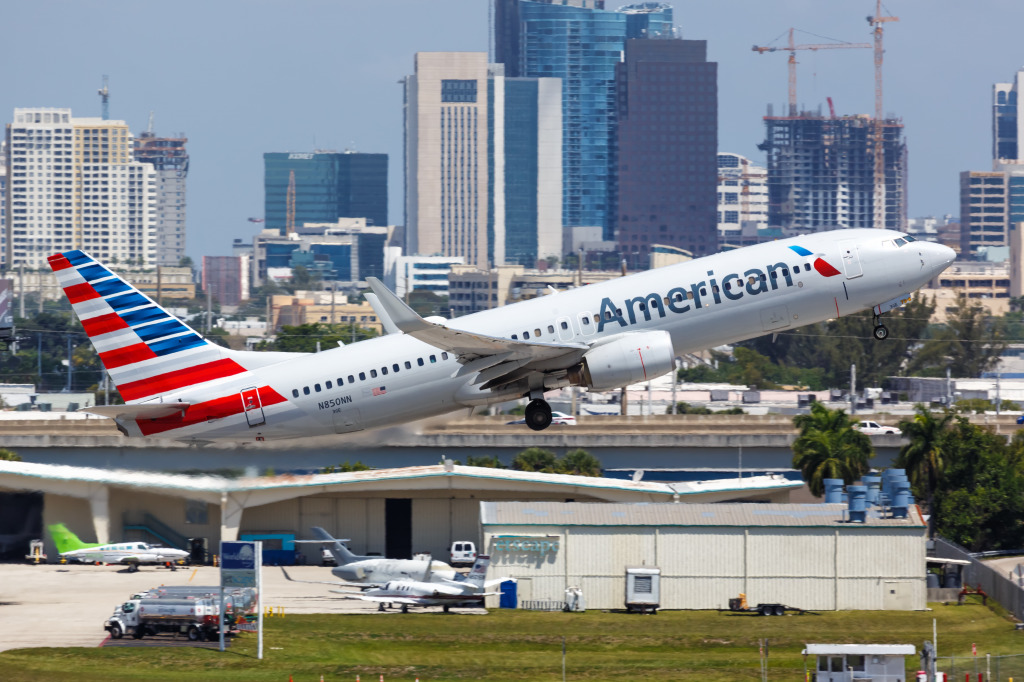 Fort Lauderdale Airport, Florida jigsaw puzzle in Aviation puzzles on TheJigsawPuzzles.com