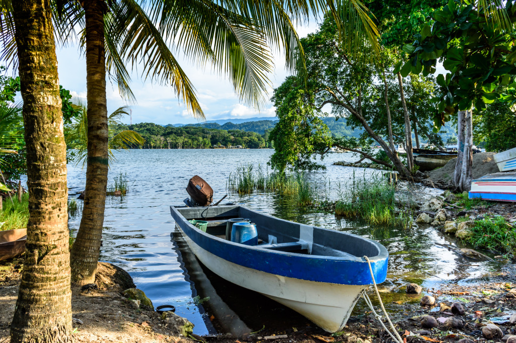 Rio Dulce, Livingston, Guatemala jigsaw puzzle in Great Sightings puzzles on TheJigsawPuzzles.com