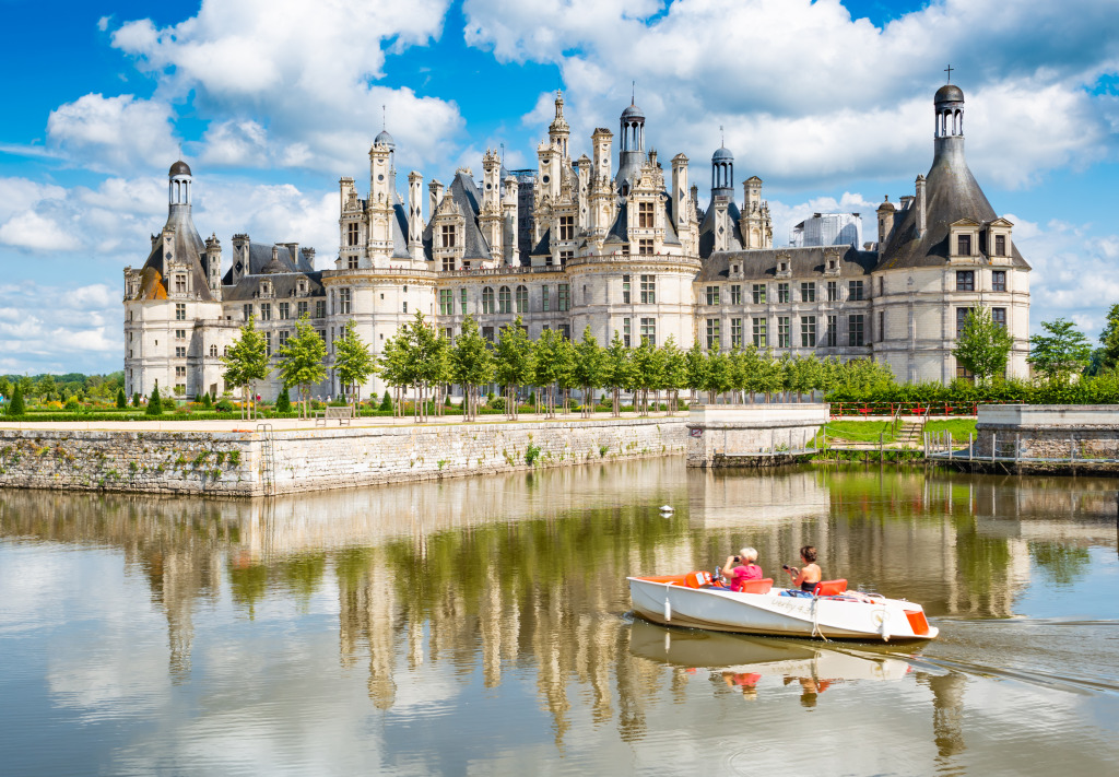 Chateau de Chambord, Loir-et-Cher, France jigsaw puzzle in Castles puzzles on TheJigsawPuzzles.com