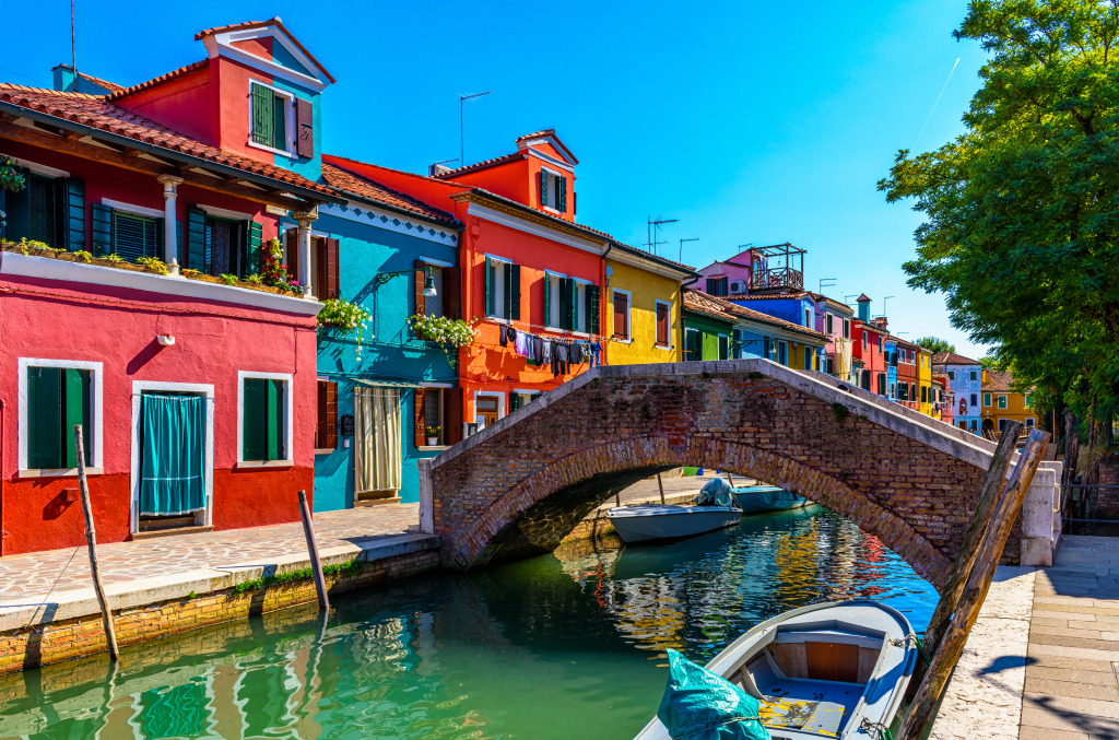 Burano Island, Italy jigsaw puzzle in Bridges puzzles on TheJigsawPuzzles.com