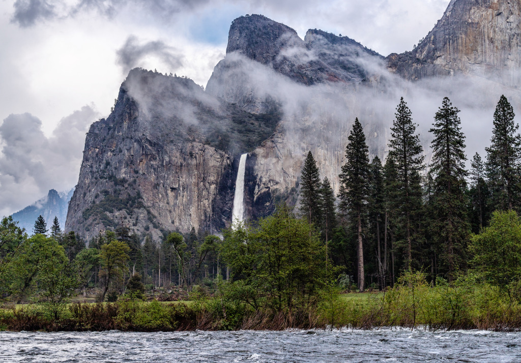 Yosemite National Park, California jigsaw puzzle in Waterfalls puzzles on TheJigsawPuzzles.com