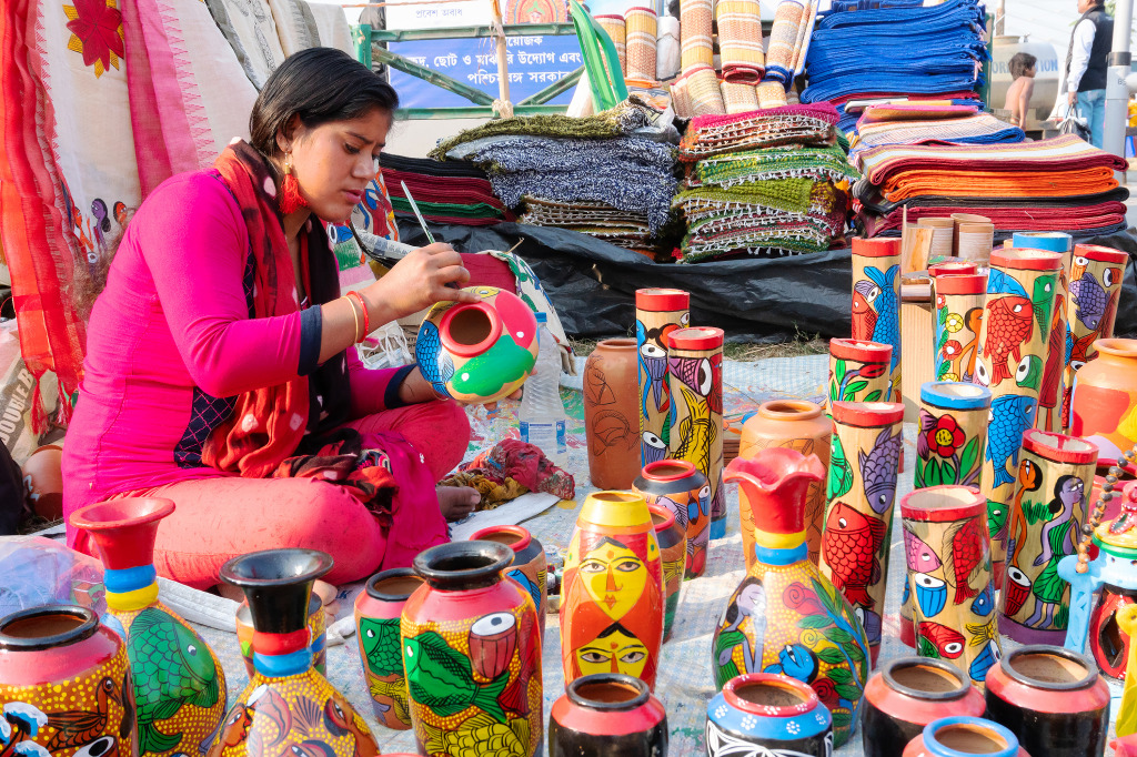 Painting Terracotta Pots, Kolkata, India jigsaw puzzle in Handmade puzzles on TheJigsawPuzzles.com