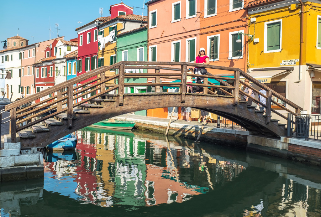 Island of Burano, Venice Lagoon jigsaw puzzle in Bridges puzzles on TheJigsawPuzzles.com