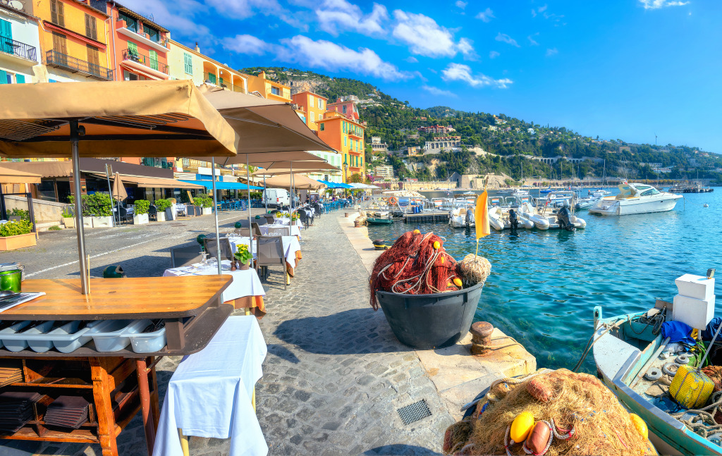 Resort Town Villefranche-sur-Mer, France jigsaw puzzle in Great Sightings puzzles on TheJigsawPuzzles.com