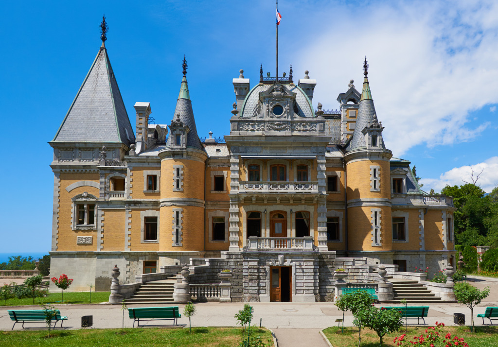 Massandra Palace, Crimea jigsaw puzzle in Castles puzzles on TheJigsawPuzzles.com