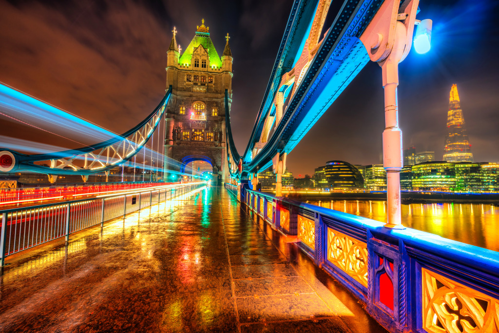 Tower Bridge with Traffic Lights, London jigsaw puzzle in Bridges puzzles on TheJigsawPuzzles.com