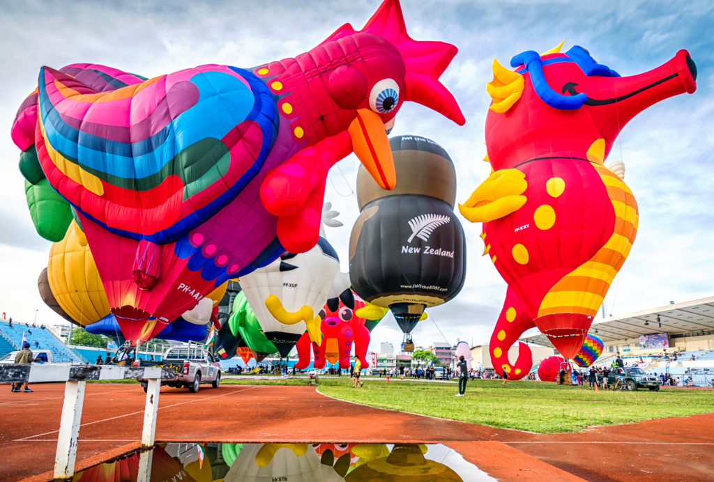 Hot Air Balloon Festival in Hatyai, Thailand jigsaw puzzle in Aviation puzzles on TheJigsawPuzzles.com