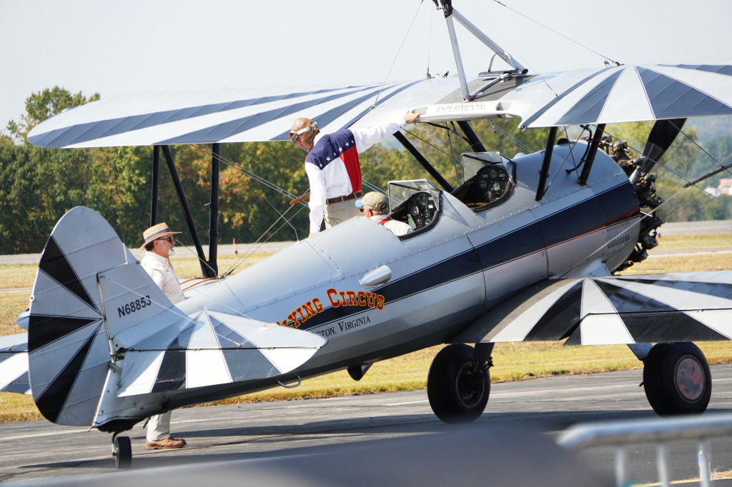Leesburg Air Show, Virginia jigsaw puzzle in Aviation puzzles on TheJigsawPuzzles.com