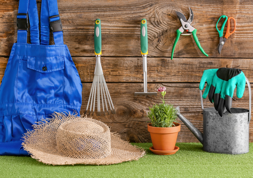 Gardening Tools jigsaw puzzle in Macro puzzles on TheJigsawPuzzles.com