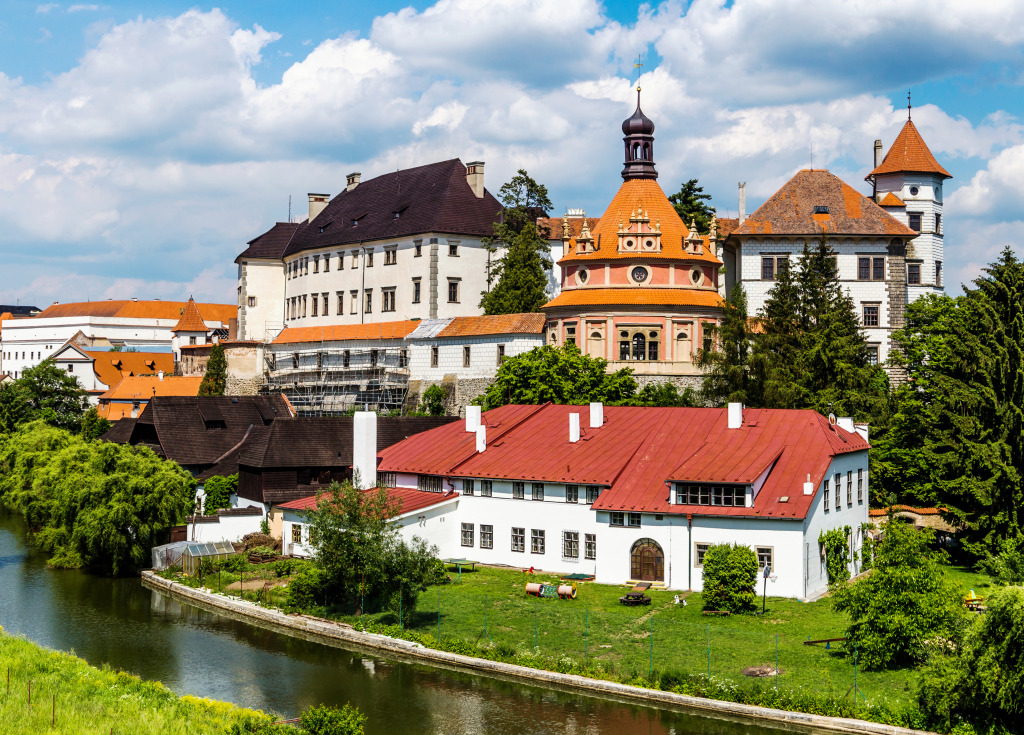 Jindrichuv Hradec, Czech Republic jigsaw puzzle in Castles puzzles on TheJigsawPuzzles.com