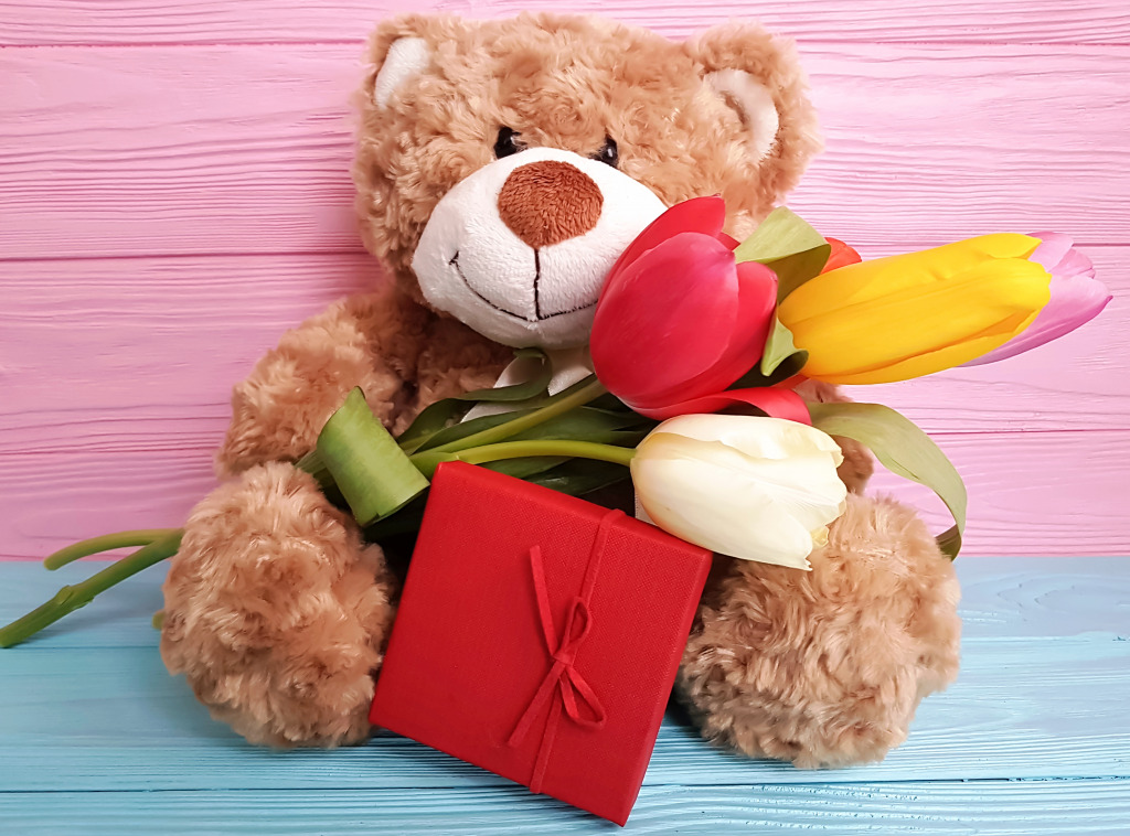 Teddy Bear with Tulips jigsaw puzzle in Flowers puzzles on TheJigsawPuzzles.com