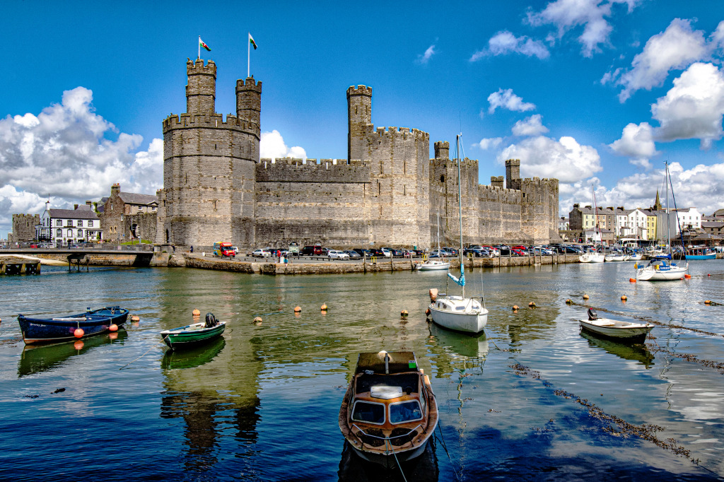 Caernarvon Castle, Wales jigsaw puzzle in Castles puzzles on TheJigsawPuzzles.com