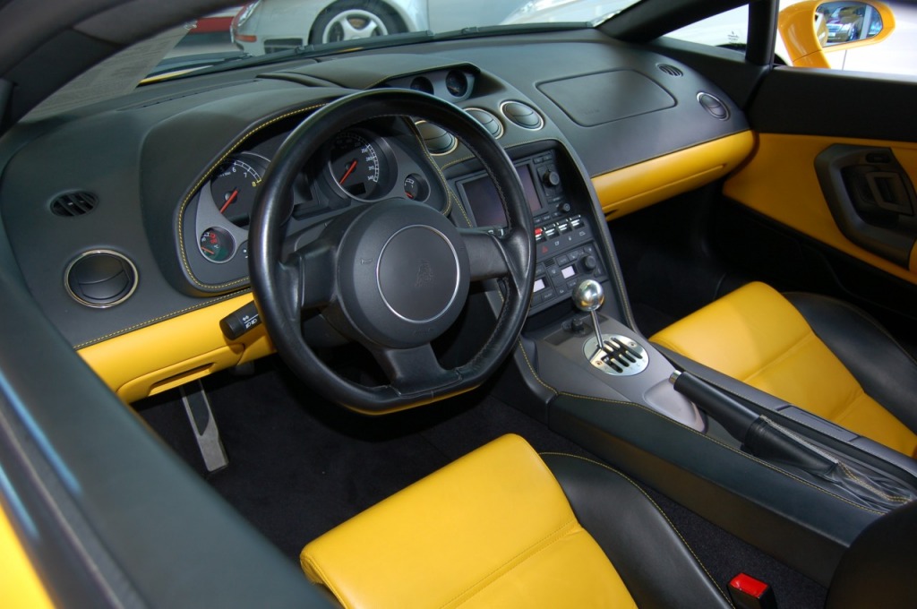 Lamborghini Gallardo Interior jigsaw puzzle in Cars & Bikes puzzles on TheJigsawPuzzles.com