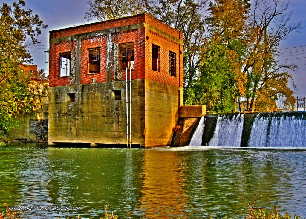 Shelbyville's Old City Dam jigsaw puzzle in Waterfalls puzzles on TheJigsawPuzzles.com