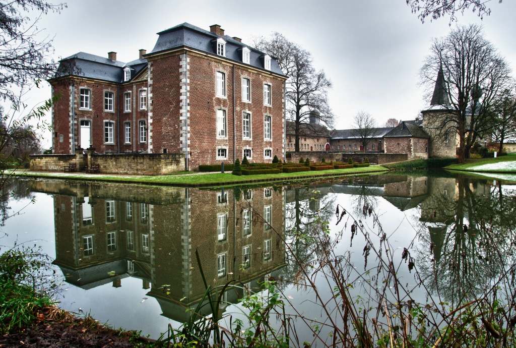 Kasteel Cortenbach, Netherlands jigsaw puzzle in Castles puzzles on TheJigsawPuzzles.com