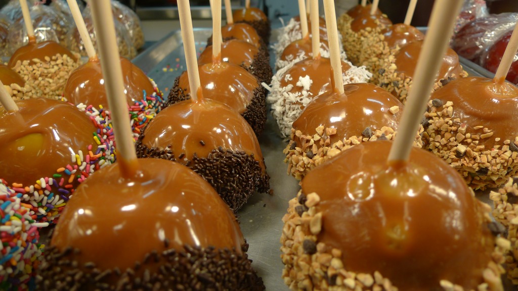 Caramel Apples jigsaw puzzle in Halloween puzzles on TheJigsawPuzzles.com