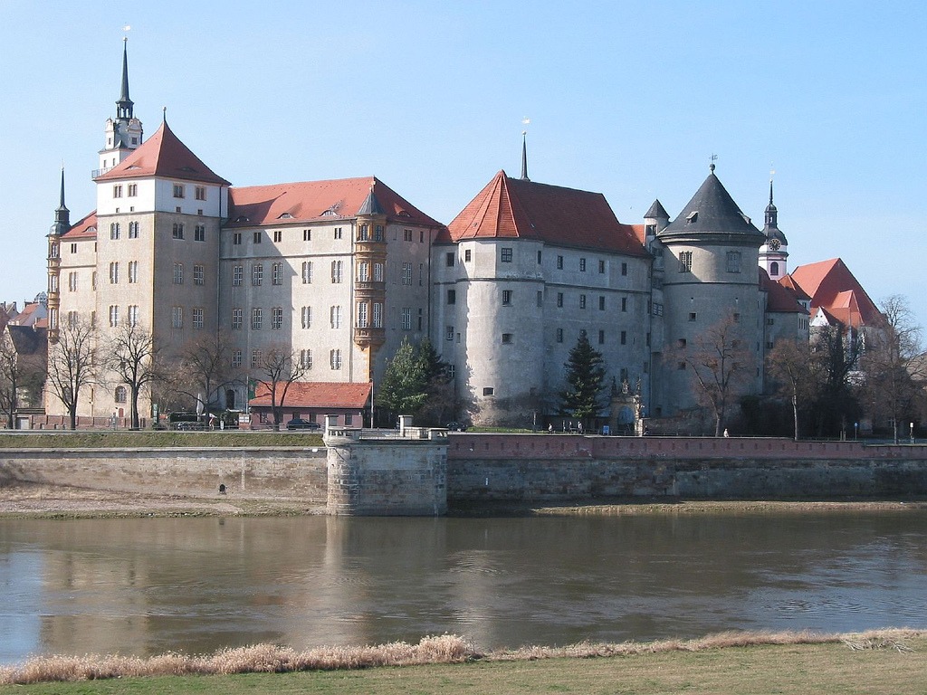 Schloss Hartenfels jigsaw puzzle in Castles puzzles on TheJigsawPuzzles.com