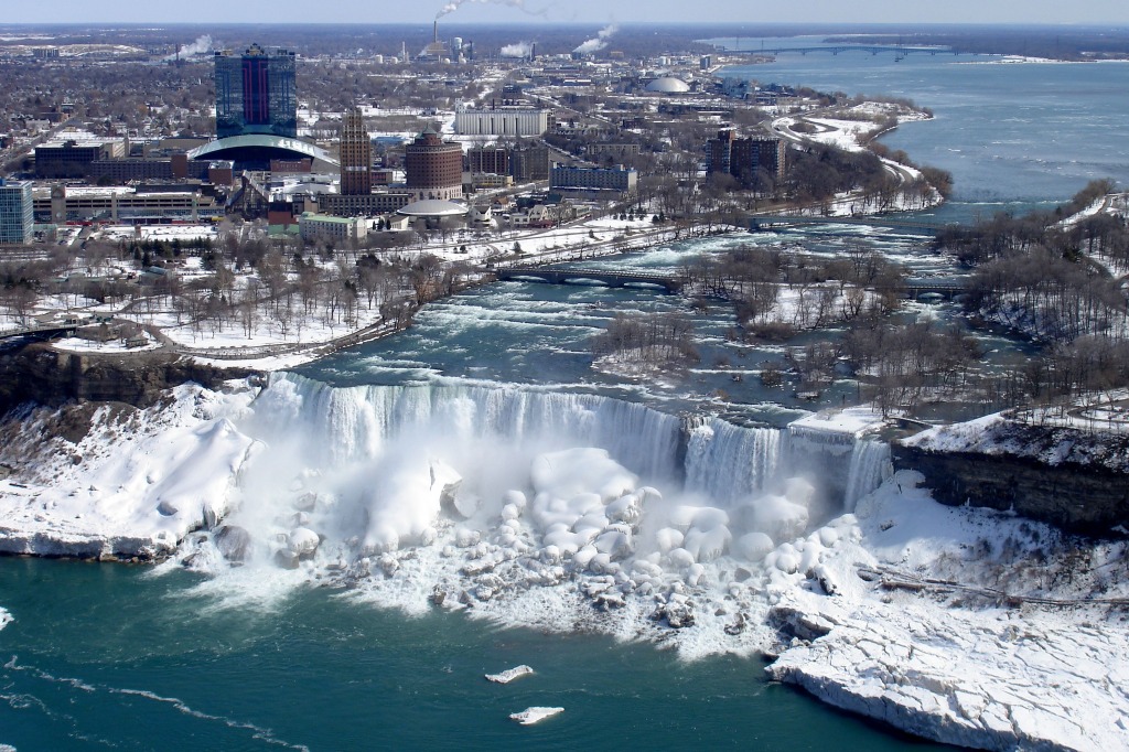 Niagara Falls in Winter jigsaw puzzle in Waterfalls puzzles on TheJigsawPuzzles.com