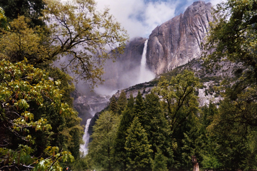 Yosemite Falls jigsaw puzzle in Waterfalls puzzles on TheJigsawPuzzles.com