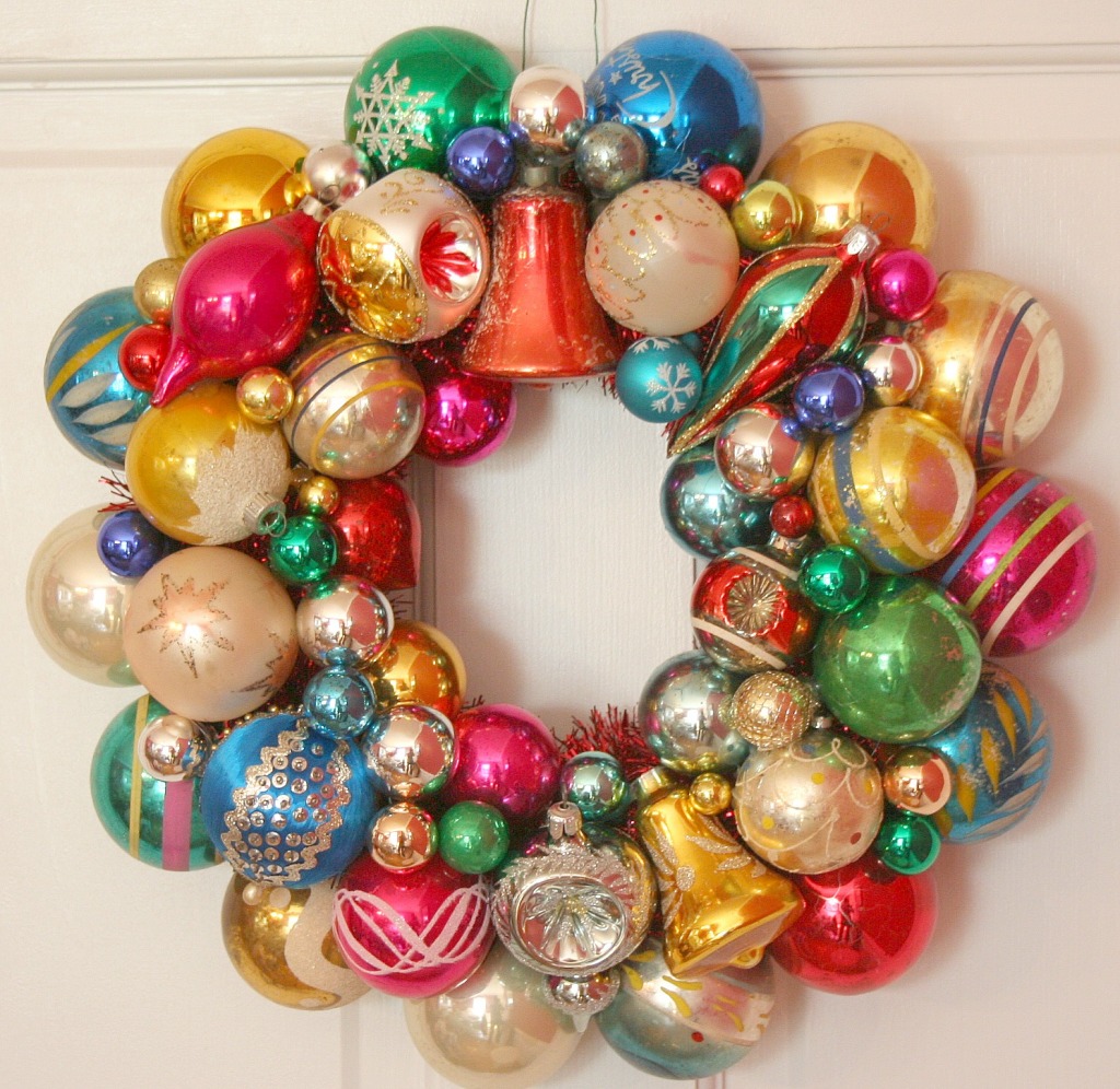 Vintage Ornament Wreath jigsaw puzzle in Christmas & New Year puzzles on TheJigsawPuzzles.com
